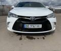 Белый Тойота Камри, объемом двигателя 2.5 л и пробегом 142 тыс. км за 12500 $, фото 1 на Automoto.ua