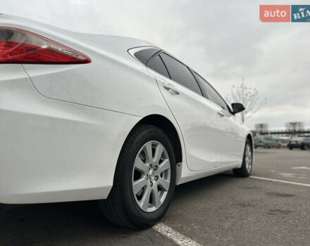 Білий Тойота Камрі, об'ємом двигуна 2.49 л та пробігом 241 тис. км за 13600 $, фото 16 на Automoto.ua