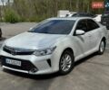 Белый Тойота Камри, объемом двигателя 2.49 л и пробегом 200 тыс. км за 15800 $, фото 1 на Automoto.ua