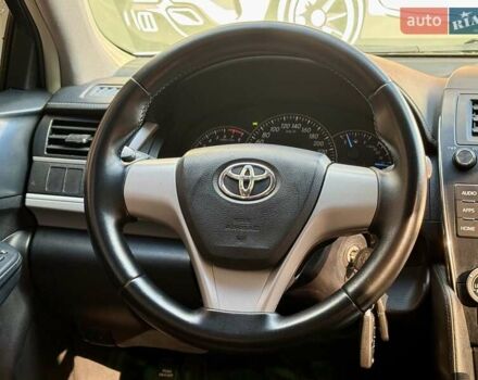 Тойота Камри 2015 в Харькове на Automoto.ua Белый Тойота Камри, объемом двигателя 2.49 л и пробегом 116 тыс. км за 10500 $, фото 13 на Automoto.ua
