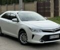 Белый Тойота Камри, объемом двигателя 2.5 л и пробегом 172 тыс. км за 14462 $, фото 1 на Automoto.ua