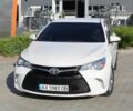 Белый Тойота Камри, объемом двигателя 2.5 л и пробегом 135 тыс. км за 12500 $, фото 1 на Automoto.ua