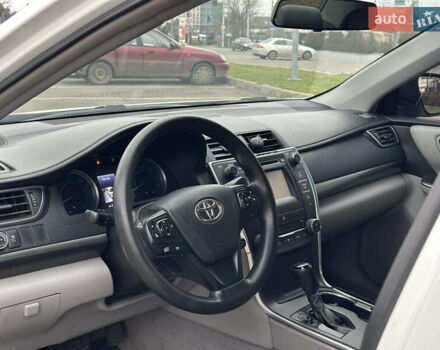 Білий Тойота Камрі, об'ємом двигуна 2.49 л та пробігом 241 тис. км за 13600 $, фото 9 на Automoto.ua