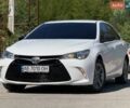 Белый Тойота Камри, объемом двигателя 2.49 л и пробегом 140 тыс. км за 12800 $, фото 1 на Automoto.ua