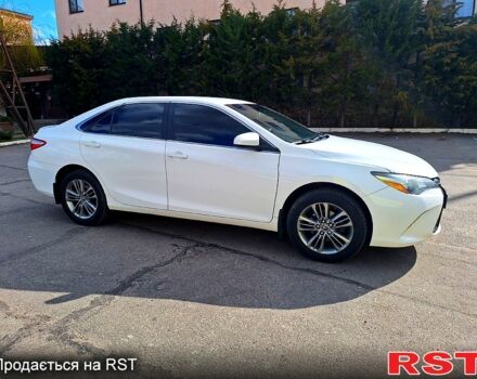Белый Тойота Камри, объемом двигателя 2.5 л и пробегом 220 тыс. км за 12300 $, фото 6 на Automoto.ua