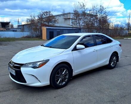 Белый Тойота Камри, объемом двигателя 2.5 л и пробегом 220 тыс. км за 12300 $, фото 2 на Automoto.ua