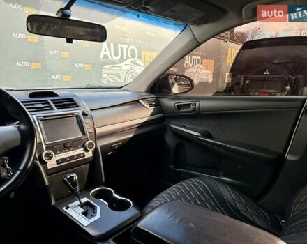 Тойота Камри 2015 в Харькове на Automoto.ua Белый Тойота Камри, объемом двигателя 2.49 л и пробегом 116 тыс. км за 10500 $, фото 12 на Automoto.ua