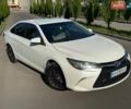 Белый Тойота Камри, объемом двигателя 2.49 л и пробегом 212 тыс. км за 10900 $, фото 1 на Automoto.ua