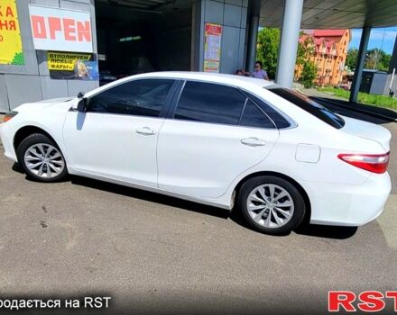 Белый Тойота Камри, объемом двигателя 2.5 л и пробегом 220 тыс. км за 13000 $, фото 2 на Automoto.ua