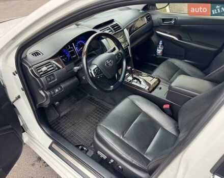 Белый Тойота Камри, объемом двигателя 2.49 л и пробегом 172 тыс. км за 17900 $, фото 16 на Automoto.ua