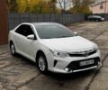 Белый Тойота Камри, объемом двигателя 2.5 л и пробегом 190 тыс. км за 13800 $, фото 1 на Automoto.ua