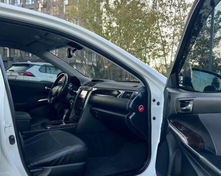 Тойота Камри 2015 в Кропивницком (Кировограде) на Automoto.ua Белый Тойота Камри, объемом двигателя 2.49 л и пробегом 230 тыс. км за 14800 $, фото 29 на Automoto.ua