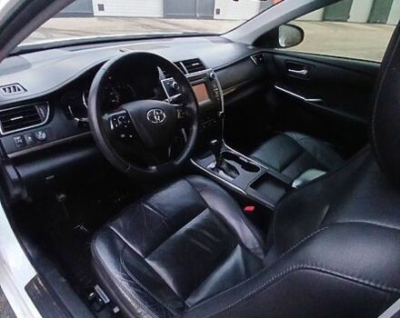 Белый Тойота Камри, объемом двигателя 2.5 л и пробегом 220 тыс. км за 13700 $, фото 6 на Automoto.ua