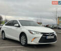 Білий Тойота Камрі, об'ємом двигуна 2.49 л та пробігом 241 тис. км за 13600 $, фото 1 на Automoto.ua