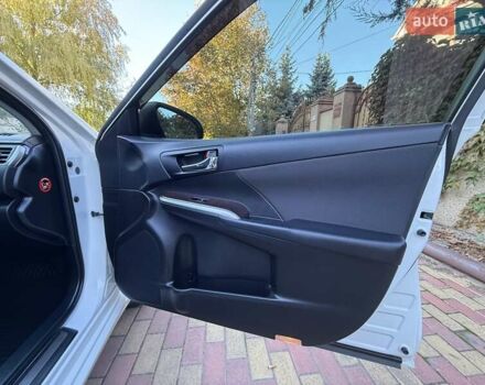Белый Тойота Камри, объемом двигателя 2.49 л и пробегом 87 тыс. км за 18700 $, фото 83 на Automoto.ua