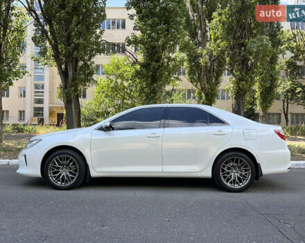 Белый Тойота Камри, объемом двигателя 2.49 л и пробегом 114 тыс. км за 17900 $, фото 14 на Automoto.ua