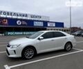 Белый Тойота Камри, объемом двигателя 2.5 л и пробегом 155 тыс. км за 19800 $, фото 1 на Automoto.ua