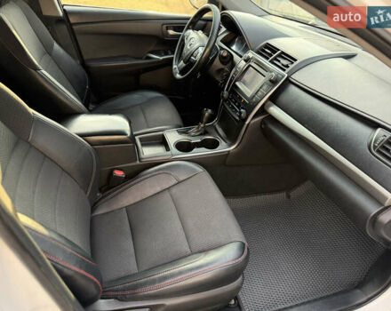 Белый Тойота Камри, объемом двигателя 2.49 л и пробегом 192 тыс. км за 13400 $, фото 19 на Automoto.ua