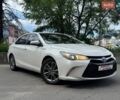 Белый Тойота Камри, объемом двигателя 2.5 л и пробегом 357 тыс. км за 11690 $, фото 1 на Automoto.ua
