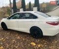 Белый Тойота Камри, объемом двигателя 2.5 л и пробегом 204 тыс. км за 13000 $, фото 1 на Automoto.ua
