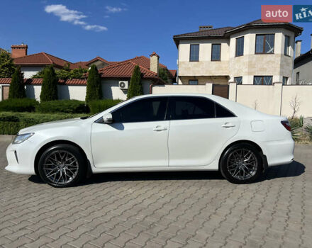 Белый Тойота Камри, объемом двигателя 2.49 л и пробегом 114 тыс. км за 17900 $, фото 3 на Automoto.ua