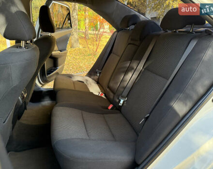 Тойота Камри 2016 в Харькове на Automoto.ua Белый Тойота Камри, объемом двигателя 2.49 л и пробегом 190 тыс. км за 16999 $, фото 23 на Automoto.ua