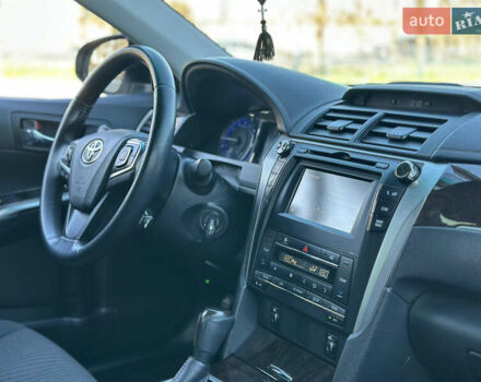 Белый Тойота Камри, объемом двигателя 2.49 л и пробегом 172 тыс. км за 16700 $, фото 13 на Automoto.ua