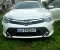 Білий Тойота Камрі, об'ємом двигуна 2.5 л та пробігом 127 тис. км за 17500 $, фото 1 на Automoto.ua