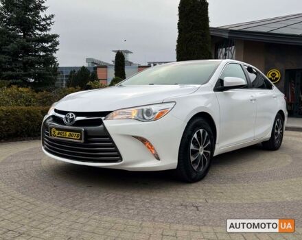 Белый Тойота Камри, объемом двигателя 2.5 л и пробегом 190 тыс. км за 13599 $, фото 2 на Automoto.ua