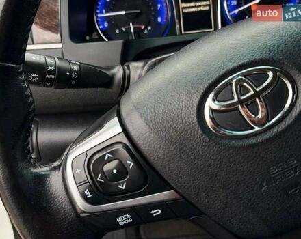 Белый Тойота Камри, объемом двигателя 2.49 л и пробегом 197 тыс. км за 16900 $, фото 23 на Automoto.ua