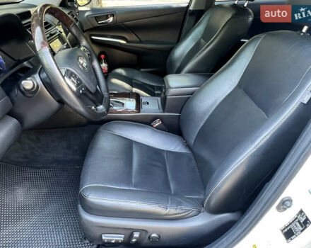 Белый Тойота Камри, объемом двигателя 2.49 л и пробегом 114 тыс. км за 17900 $, фото 17 на Automoto.ua