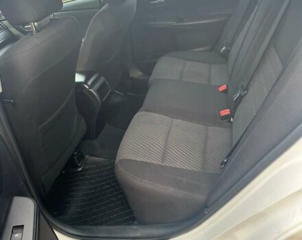 Белый Тойота Камри, объемом двигателя 2.5 л и пробегом 204 тыс. км за 13000 $, фото 12 на Automoto.ua