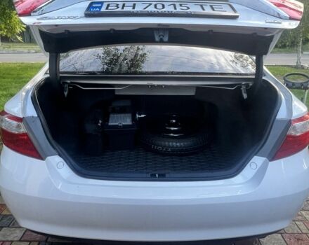 Білий Тойота Камрі, об'ємом двигуна 2.5 л та пробігом 121 тис. км за 12200 $, фото 6 на Automoto.ua