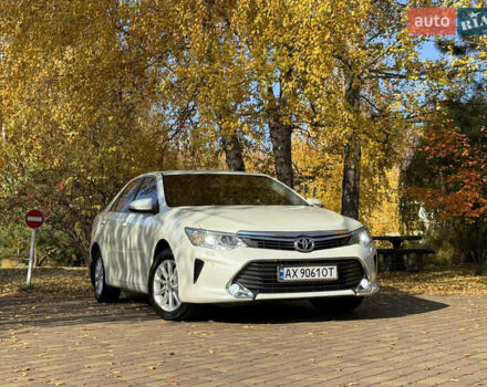 Тойота Камри 2016 в Харькове на Automoto.ua Белый Тойота Камри, объемом двигателя 2.49 л и пробегом 190 тыс. км за 16999 $, фото 11 на Automoto.ua