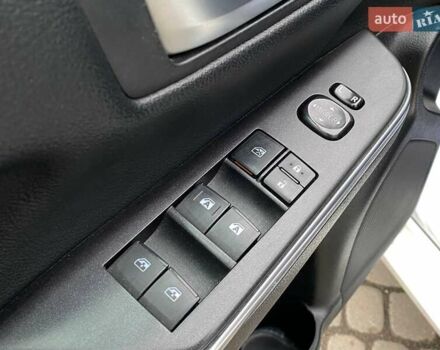 Білий Тойота Камрі, об'ємом двигуна 2.49 л та пробігом 165 тис. км за 13700 $, фото 11 на Automoto.ua