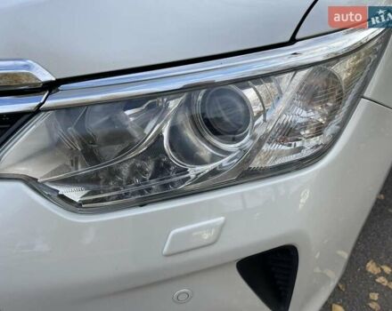 Білий Тойота Камрі, об'ємом двигуна 2.5 л та пробігом 198 тис. км за 15500 $, фото 13 на Automoto.ua