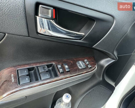 Белый Тойота Камри, объемом двигателя 2.49 л и пробегом 114 тыс. км за 17900 $, фото 24 на Automoto.ua