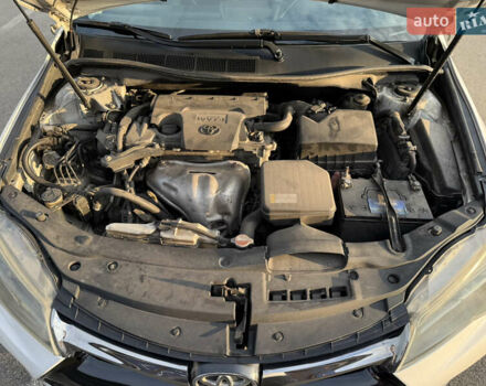 Белый Тойота Камри, объемом двигателя 2.49 л и пробегом 192 тыс. км за 13400 $, фото 14 на Automoto.ua