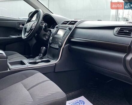 Білий Тойота Камрі, об'ємом двигуна 2.49 л та пробігом 165 тис. км за 13700 $, фото 16 на Automoto.ua