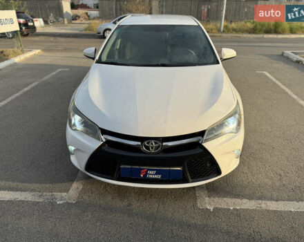 Белый Тойота Камри, объемом двигателя 2.49 л и пробегом 192 тыс. км за 13400 $, фото 3 на Automoto.ua
