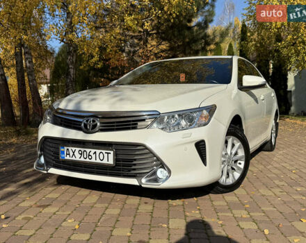 Тойота Камри 2016 в Харькове на Automoto.ua Белый Тойота Камри, объемом двигателя 2.49 л и пробегом 190 тыс. км за 16999 $, фото 6 на Automoto.ua