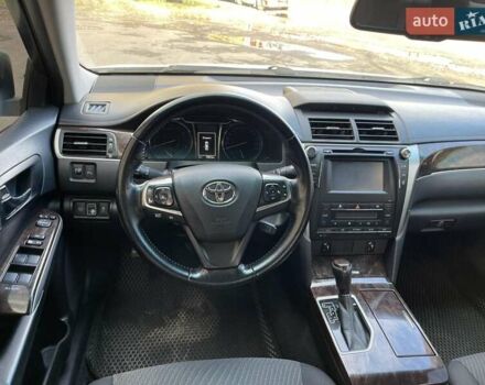 Білий Тойота Камрі, об'ємом двигуна 2.5 л та пробігом 198 тис. км за 15500 $, фото 16 на Automoto.ua