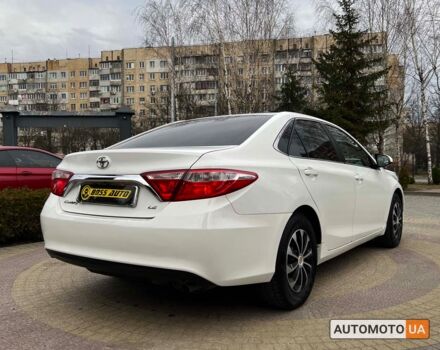 Белый Тойота Камри, объемом двигателя 2.5 л и пробегом 190 тыс. км за 13599 $, фото 6 на Automoto.ua