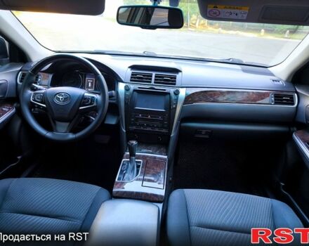 Белый Тойота Камри, объемом двигателя 2.5 л и пробегом 190 тыс. км за 15999 $, фото 2 на Automoto.ua