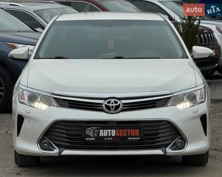 Белый Тойота Камри, объемом двигателя 2.49 л и пробегом 197 тыс. км за 16900 $, фото 4 на Automoto.ua