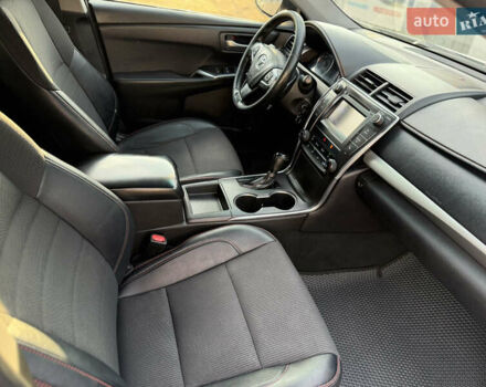 Белый Тойота Камри, объемом двигателя 2.49 л и пробегом 192 тыс. км за 13400 $, фото 17 на Automoto.ua