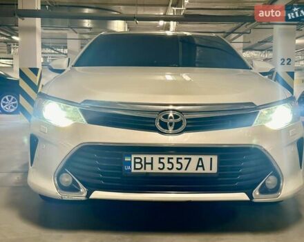 Белый Тойота Камри, объемом двигателя 2.49 л и пробегом 187 тыс. км за 16700 $, фото 2 на Automoto.ua