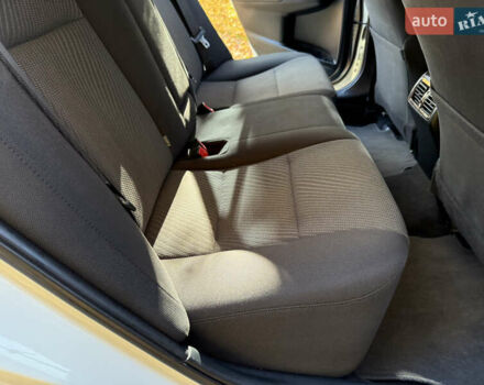 Тойота Камри 2016 в Харькове на Automoto.ua Белый Тойота Камри, объемом двигателя 2.49 л и пробегом 190 тыс. км за 16999 $, фото 26 на Automoto.ua