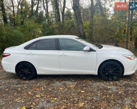 Белый Тойота Камри, объемом двигателя 2.5 л и пробегом 204 тыс. км за 13000 $, фото 4 на Automoto.ua