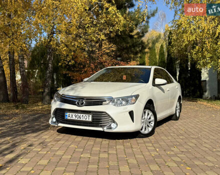 Тойота Камри 2016 в Харькове на Automoto.ua Белый Тойота Камри, объемом двигателя 2.49 л и пробегом 190 тыс. км за 16999 $, фото 4 на Automoto.ua